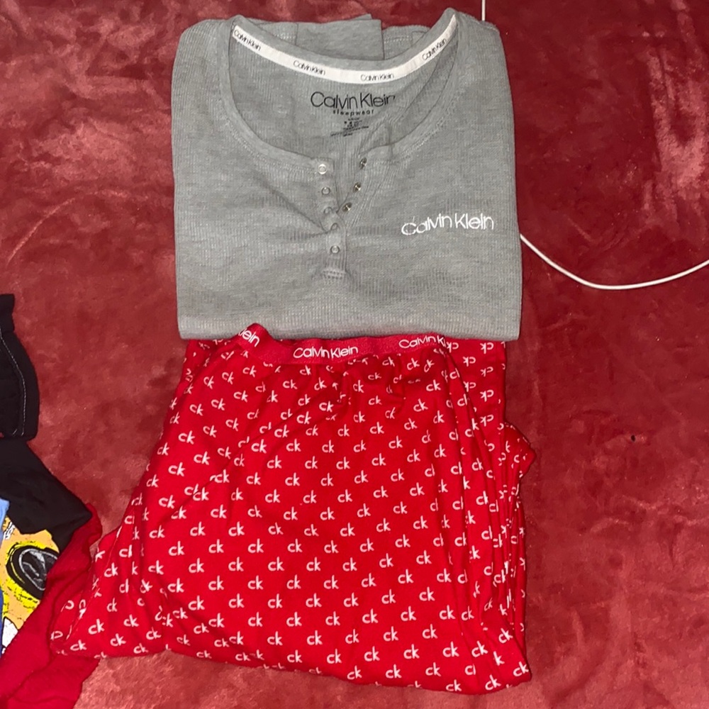 small big the top runs big because its pjs and I have a S and M on the bottoms